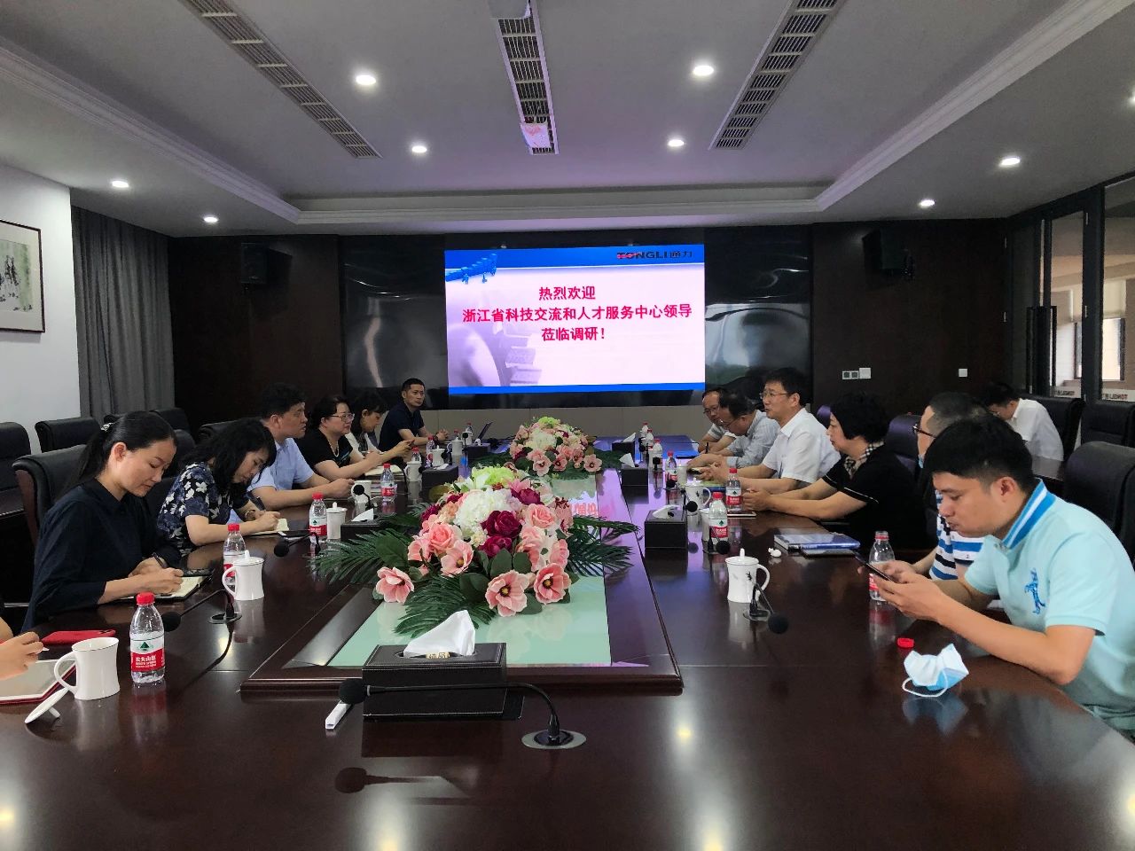 浙江省科技交流和人才服務中心主任來訪通力